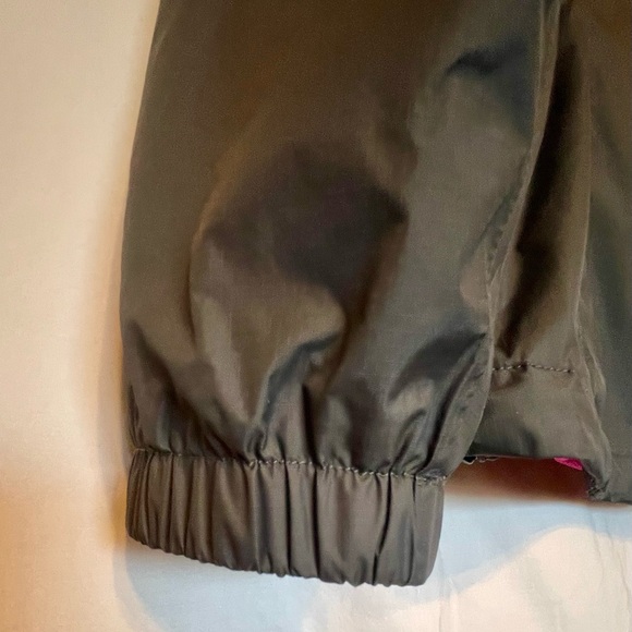 The North Face Women's Resolve Jacket - Picture 6 of 13